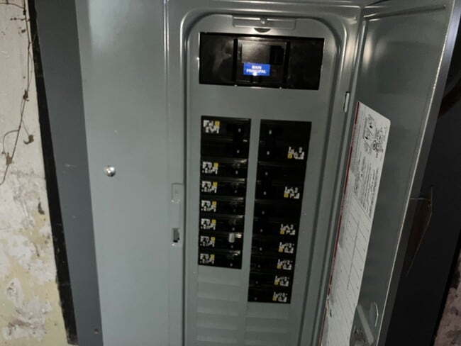 Building Photo - Low Money Down Rental Opportunity (For Sale)