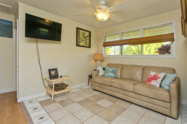 Building Photo - 44-12 Kaimalu Pl
