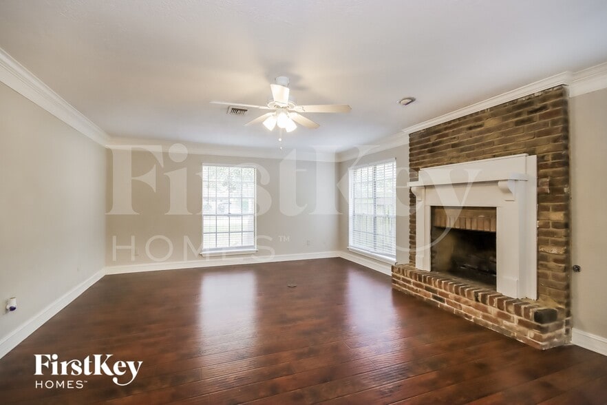 Building Photo - 461 Stephen F Austin Dr