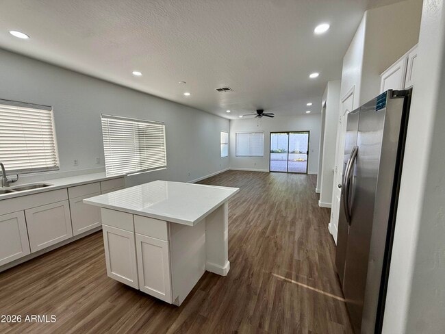 Building Photo - 15238 W Custer Ln