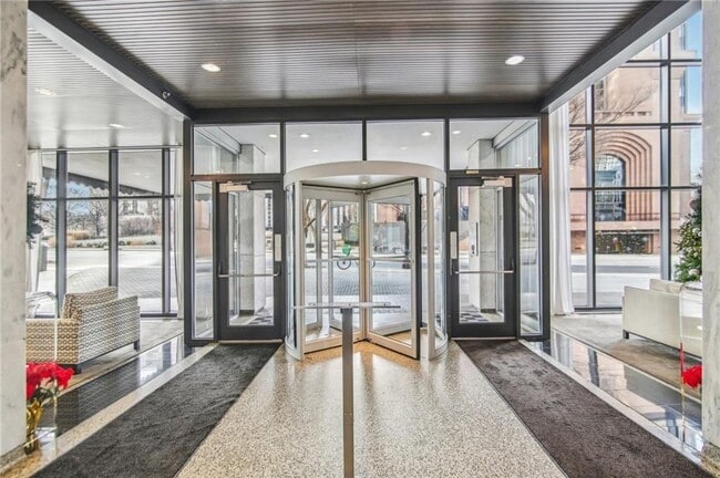 Building Photo - 620 Peachtree St NE