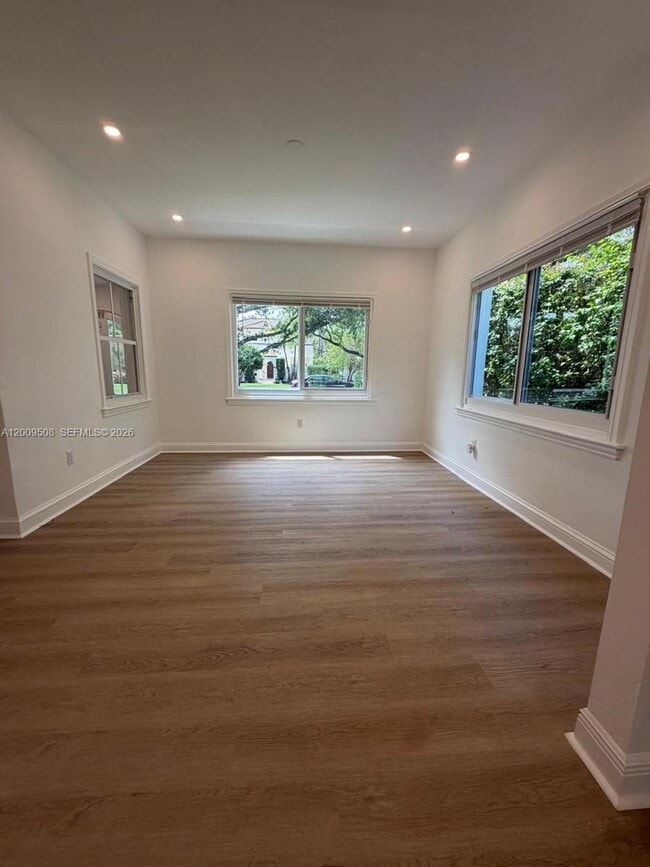 Building Photo - 533 Minorca Ave
