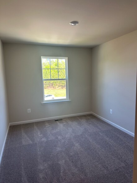 Building Photo - 5644 Yellow Jasmine Ter