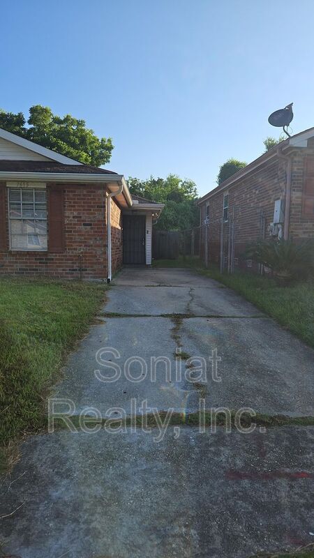 Building Photo - 7615 Stonewood St