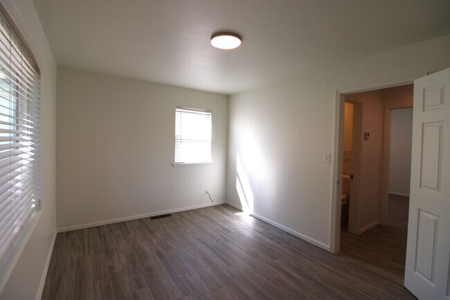 Building Photo - 59 Shirley Ln