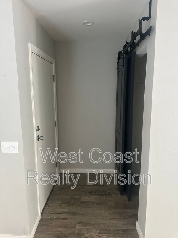 Building Photo - 10635 Aristocrat Ct