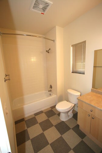 Building Photo - 335 Belvedere Ave SW