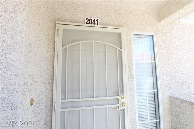 Building Photo - GATED 2 BED/2BATH CONDO IN NORTH LAS VEGAS