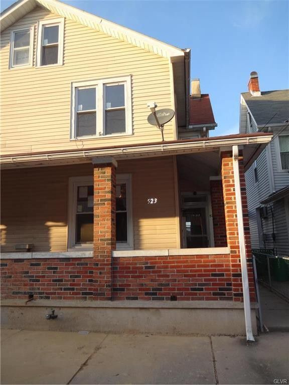Primary Photo - 523 Harrison St