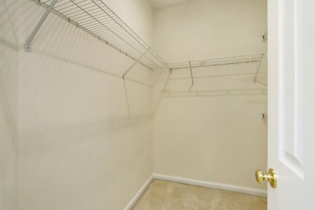 Building Photo - 106 Linden Ct