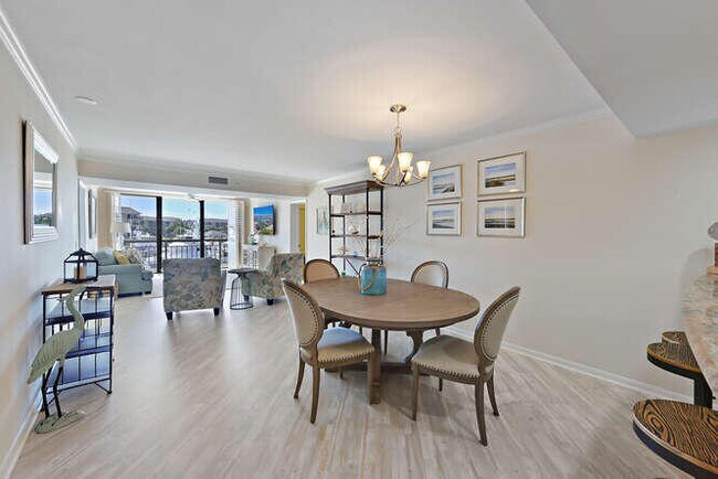 Building Photo - 2601 Marina Isle Way