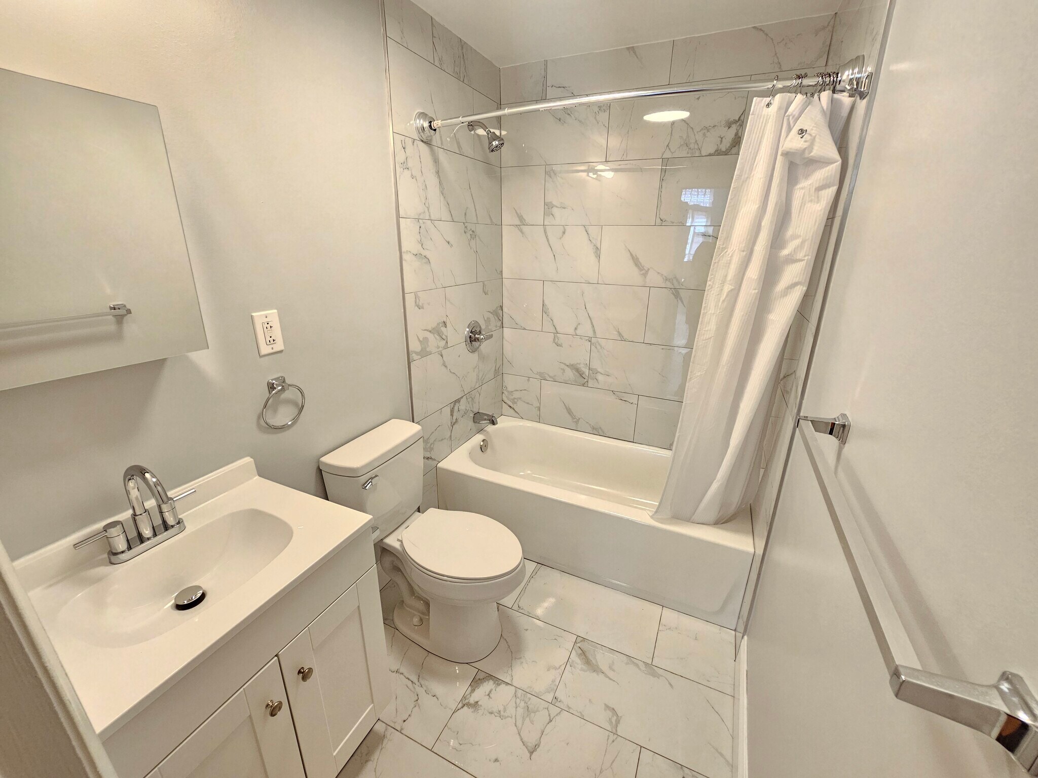 Building Photo - 930 E Passyunk Ave