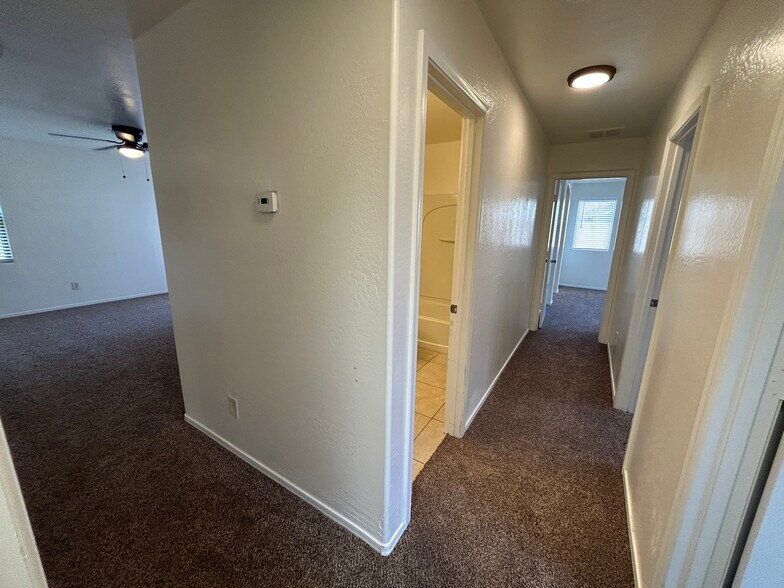 Building Photo - 7028 S 46th Dr