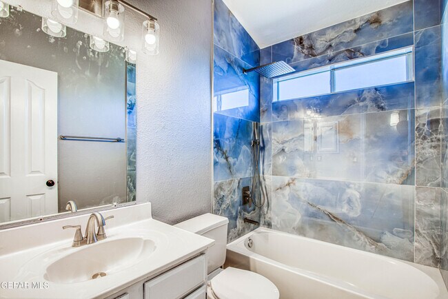 Building Photo - 12325 Tierra Bella Dr