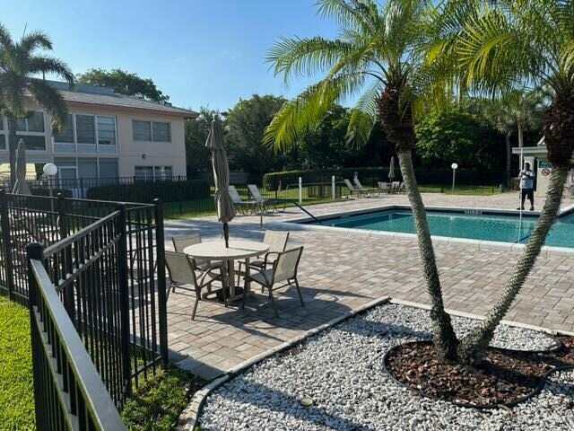 Building Photo - 1204 Bahama Bend