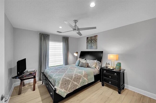 Building Photo - 8606 Arrowhead Dr