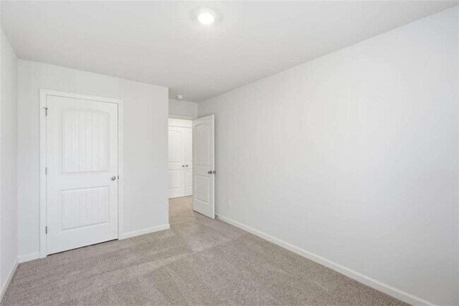 Building Photo - 5971 Skylar Dr