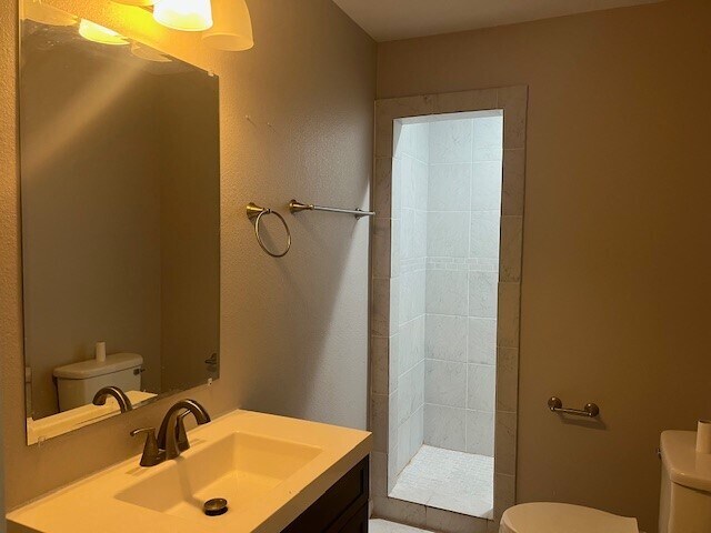 Building Photo - 1572 E Pine Lake Cir