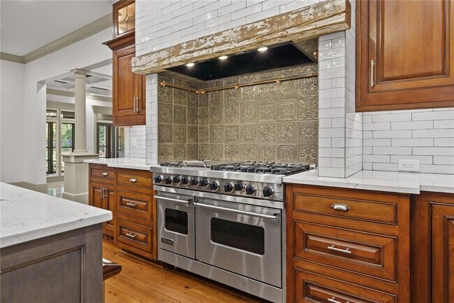 Building Photo - 390 Hembree Rd