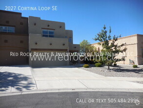 Building Photo - 2BR+Loft/2.5BTH Townhome in Gated Cabezon ...