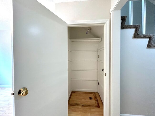 Building Photo - Beautiful 4BD Home | Fireplace, Fenced Backyard, Deck, Garage & A/C