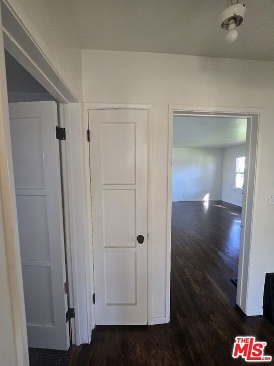 Building Photo - 3311 1/2 W 78th St