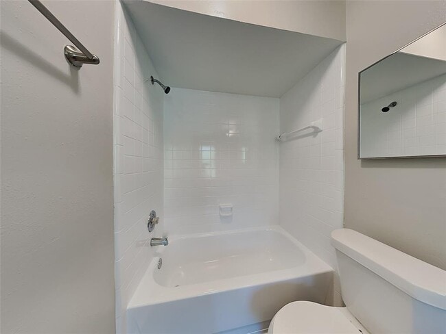 Building Photo - 15810 Murrelet Ct