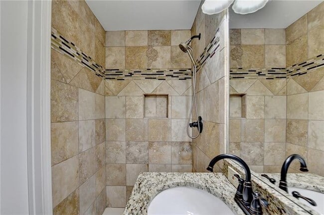 Building Photo - 478 Dorsey Cir SW