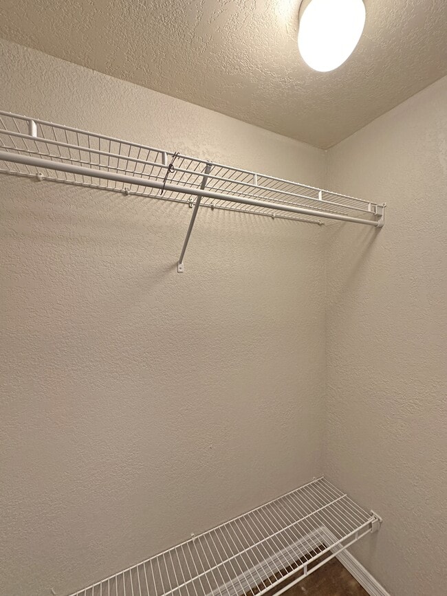 Building Photo - 152 SW Peacock Blvd