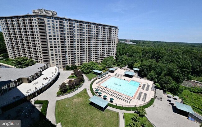 Building Photo - 5225 Pooks Hill Rd
