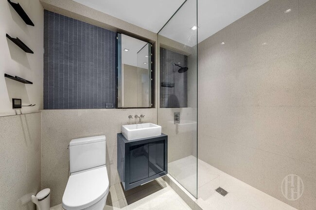 Building Photo - 300 E 23rd St