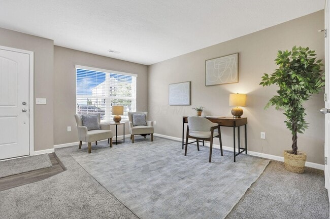 Building Photo - 483 Autumn Ridge Cir