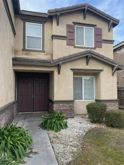 Building Photo - Room to Live & Grow! Expansive 3,547 Sq. Ft. 4-Bedroom 2.5 Bath Home