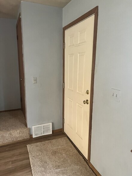 Building Photo - 2432 Cypress Dr