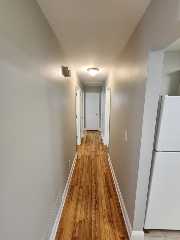 Building Photo - 829 E Glochester Pl NW