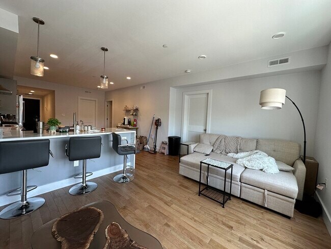 Building Photo - 50 Hichborn St