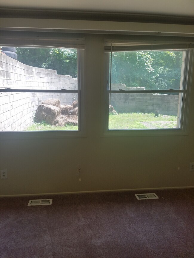 Building Photo - Single Family Home within walking distance to Quinnipiac