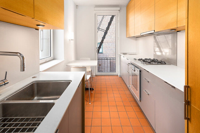 Building Photo - 106 Lexington Ave