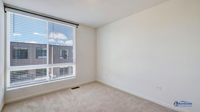 Building Photo - 2326 Venture Dr