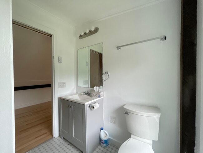 Building Photo - Buxton