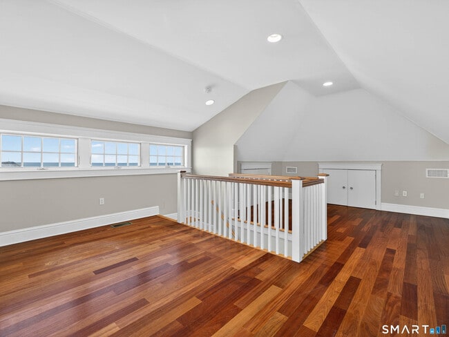 Building Photo - 4 Point Rd