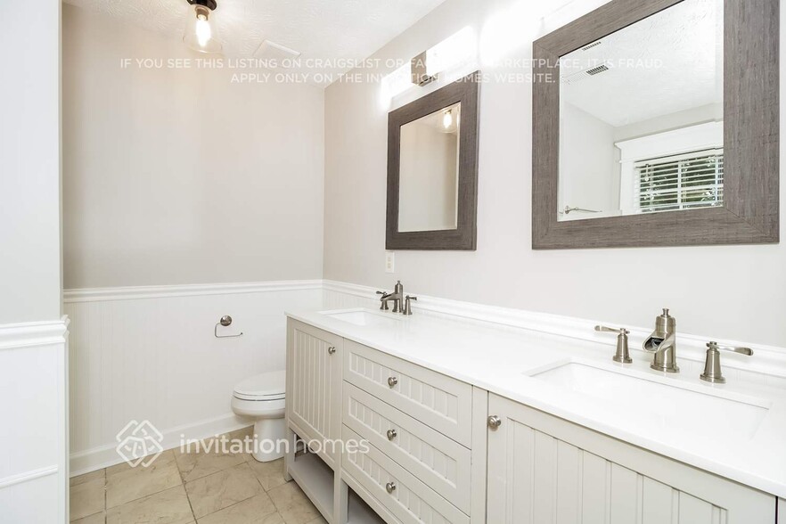 Building Photo - 3010 Maple Dr NW