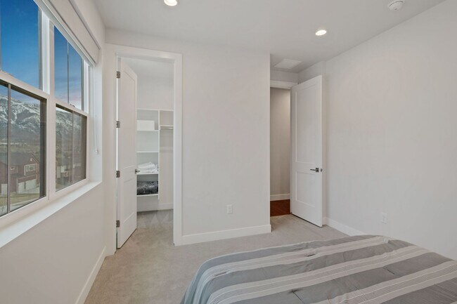 Building Photo - 7862 Danish Pine Ln