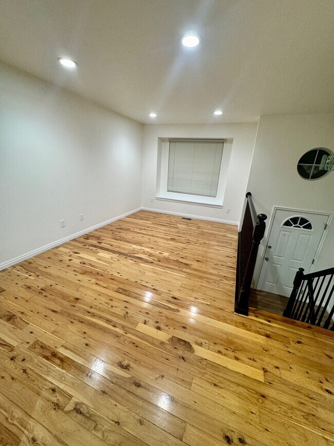 Building Photo - 917 Dorothea Way