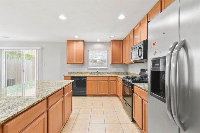 Building Photo - 16013 Sweetwater Fields Ln