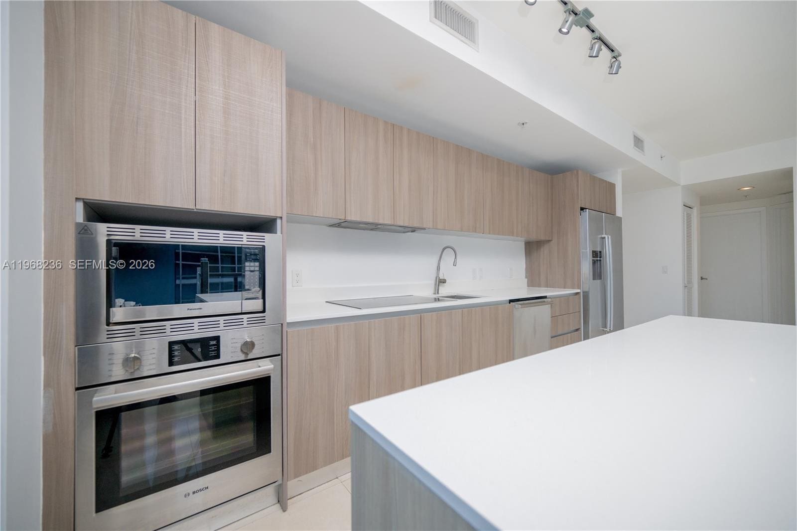 Building Photo - 201 SW 17th Rd