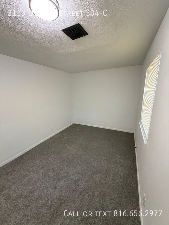 Building Photo - 2113 Ottawa St