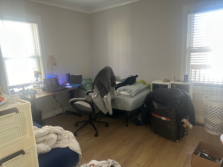 Building Photo - 44 Iffley Rd