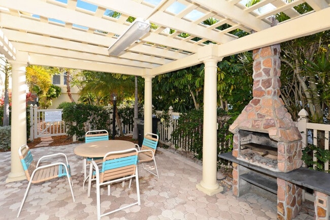 Building Photo - 7310 Gulf Dr