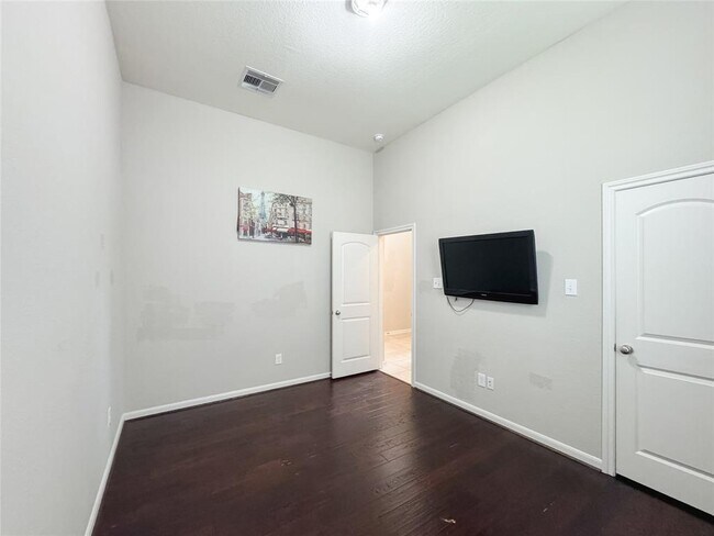 Building Photo - 4714 Western Brook Dr